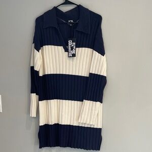 NWT Future Collective Navy and White V-Neck Sweater Dress Size Medium